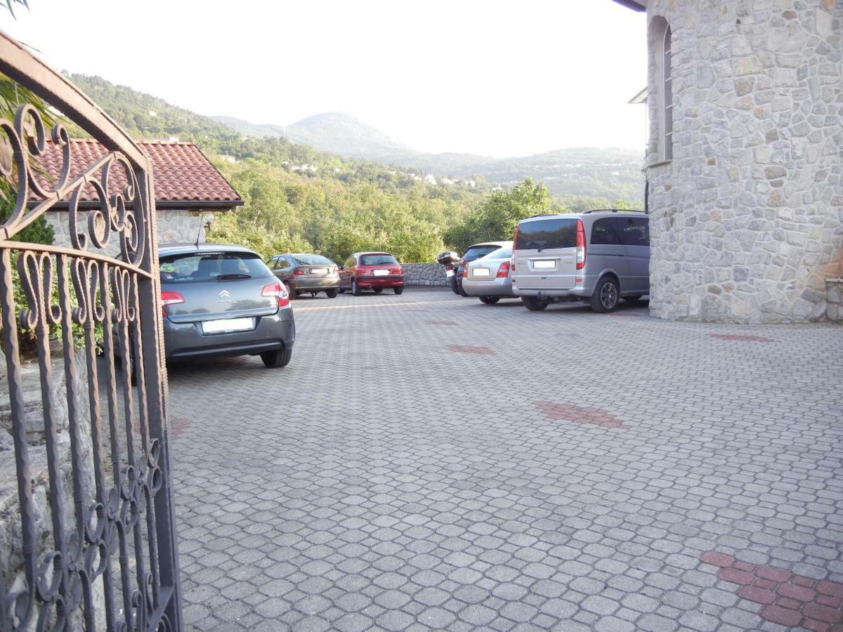 Villa Laurea Lovran Luaran gambar