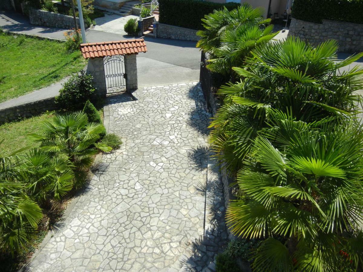 Villa Laurea Lovran Luaran gambar